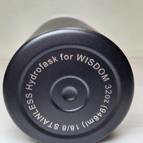 Hydro Flask 32oz Black and White Ombre Bottle - Picture 3 of 4